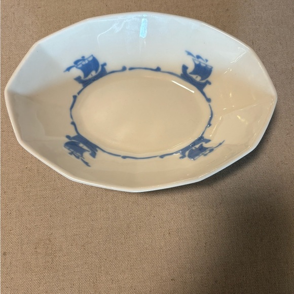 RockWood Other - Vintage RockWood 1886 blue ships sailing serving bowl